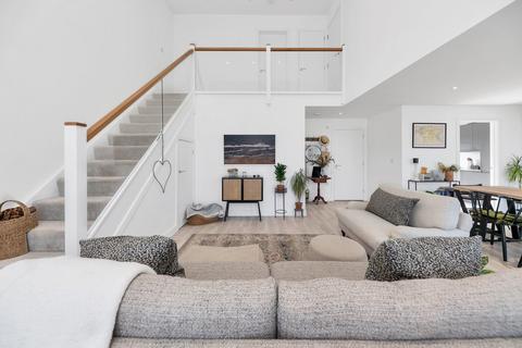 4 bedroom semi-detached house to rent, College Farm, Old Harrowden Road, Bedford, Bedford, MK42