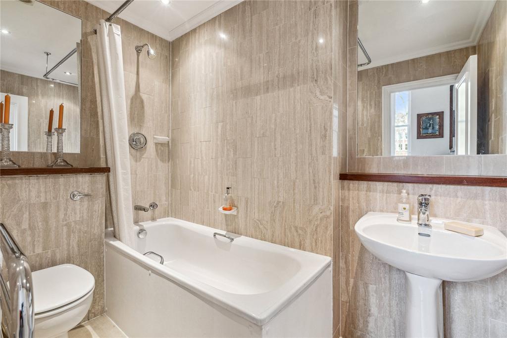 En Suite Bathroom