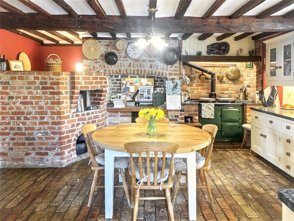 Kitchen/ Breakfast