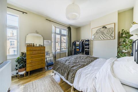 61 Burford Road, London, SE6 4DF