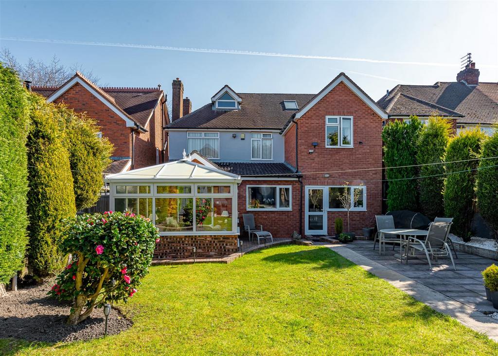 57 Queens Road-garden3.jpg