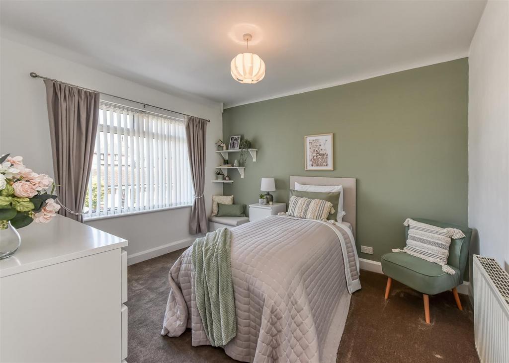 57 Queens Road-bed3.jpg