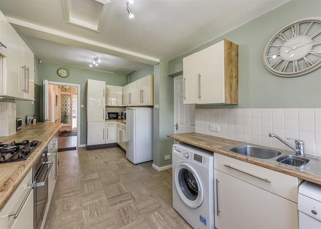 57 Queens Road-kitchen3.jpg