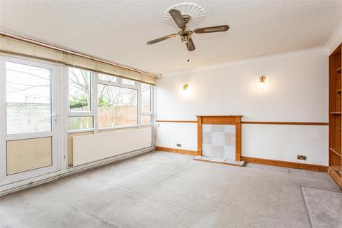 20 Carron Close, London, E14 6NN