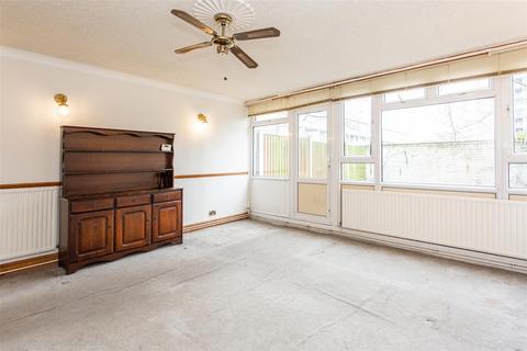 20 Carron Close, London, E14 6NN