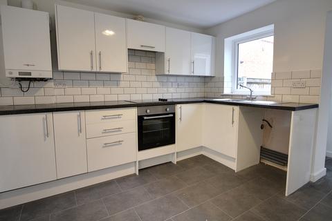 2 bedroom end of terrace house to rent, West End Street, Norwich