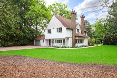 5 bedroom detached house for sale, Ashley Rise, Walton-On-Thames, KT12