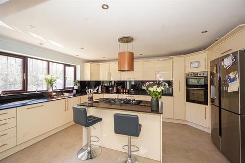 10 Beachy Head View, St Leonards-on-sea, TN38 8EW
