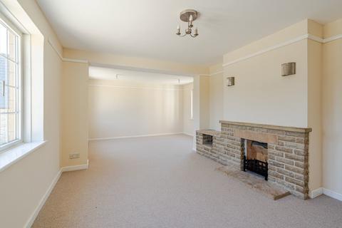 4 bedroom detached house for sale, Bath Road, Tetbury