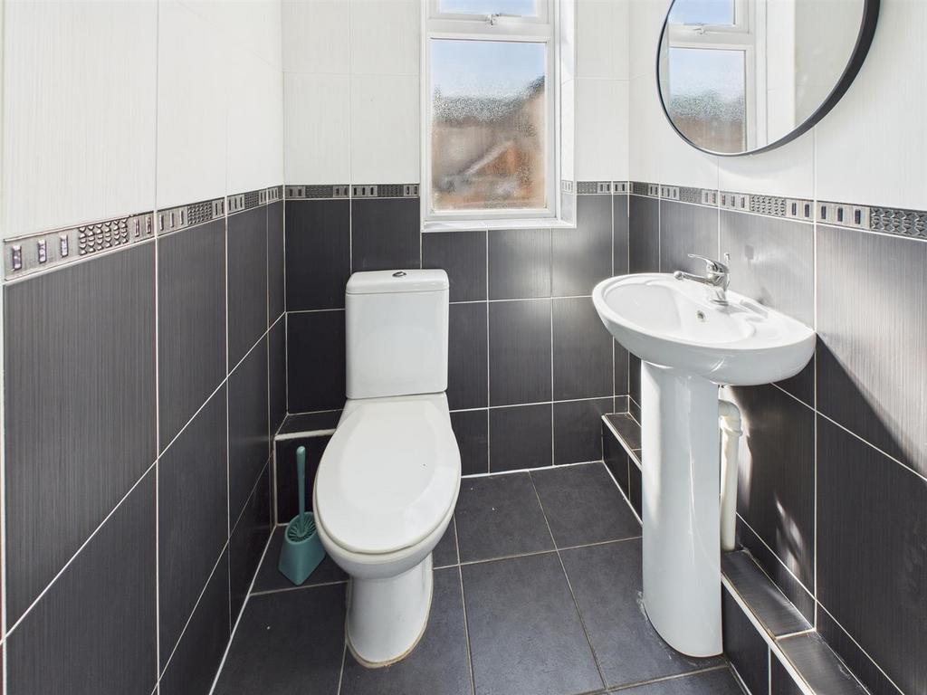 Main Bathroom