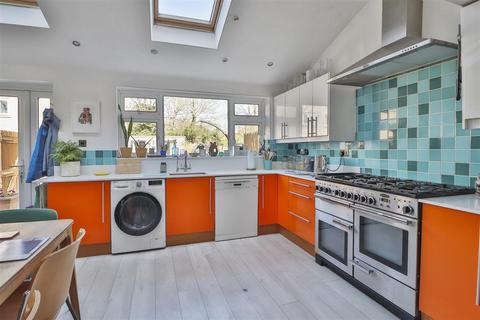 55 Derwent Close, Cambridge, CB1 8DY