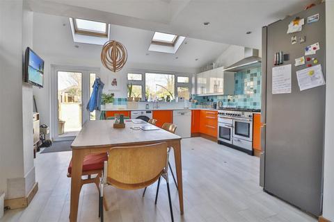 55 Derwent Close, Cambridge, CB1 8DY