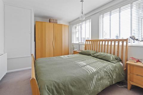 55 Derwent Close, Cambridge, CB1 8DY
