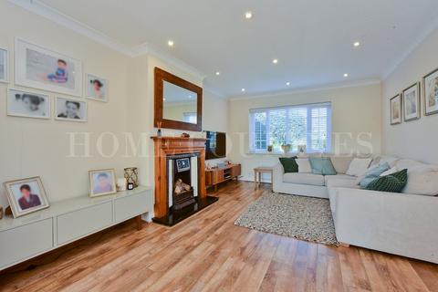 undefined, Billy Lows Lane, Potters Bar, EN6