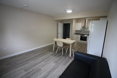 2 bedroom flat to rent, 28 Prior Derem Walk (Flat 1), Coventry, CV4 8FT