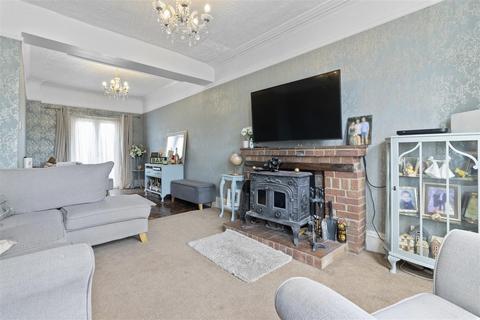 4 bedroom detached house for sale, Summerheath Road, Hailsham