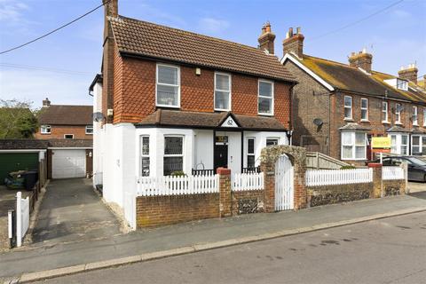 4 bedroom detached house for sale, Summerheath Road, Hailsham