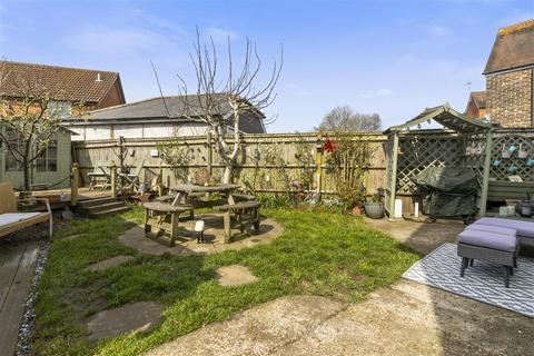 4 bedroom detached house for sale, Summerheath Road, Hailsham