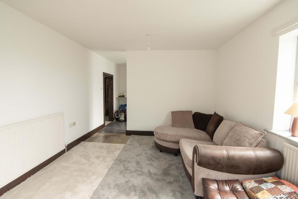 Ground floor rear flat living room