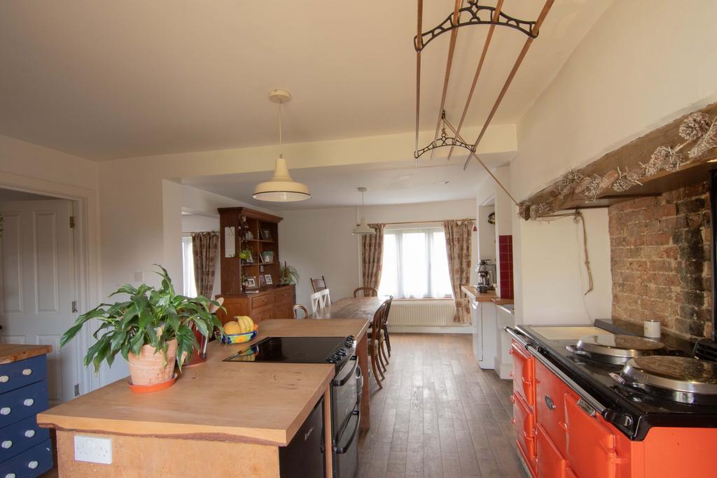 Kitchen dinning area 2