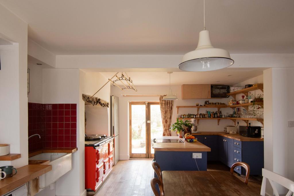 Main Kitchen 1