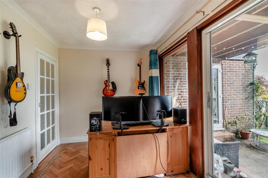 8643651-interior17.jpg