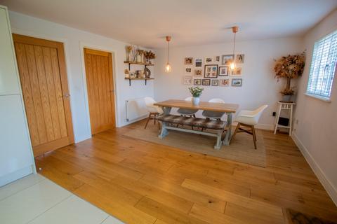 57 Village Way, Aylesbeare, Exeter, EX5 2BX