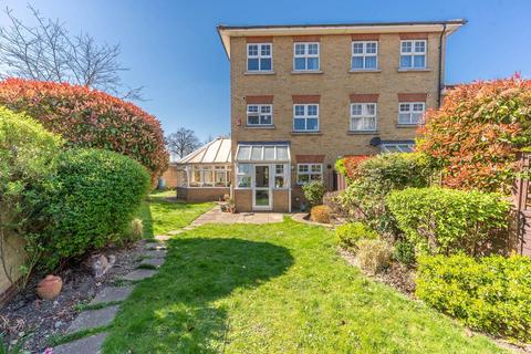 5 bedroom end of terrace house for sale, Honeypot Lane, Kingsbury, London, NW9