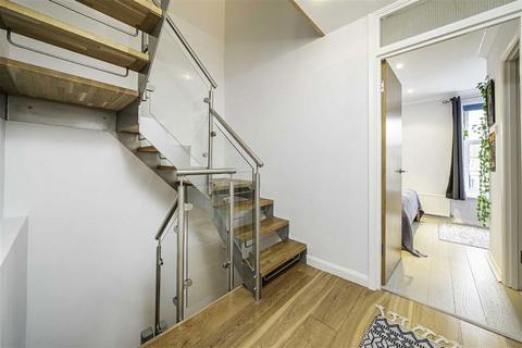 3 bedroom terraced house to rent, Broom Park, Teddington TW11