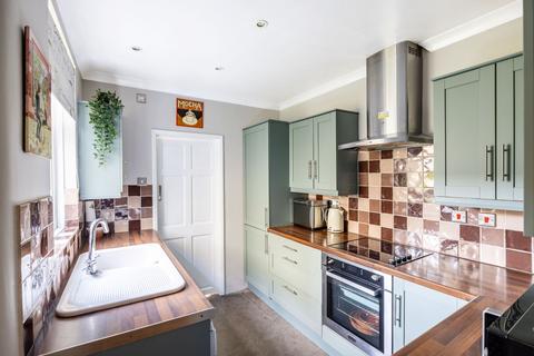 9 Nelson Road, Caterham, CR3 5PP