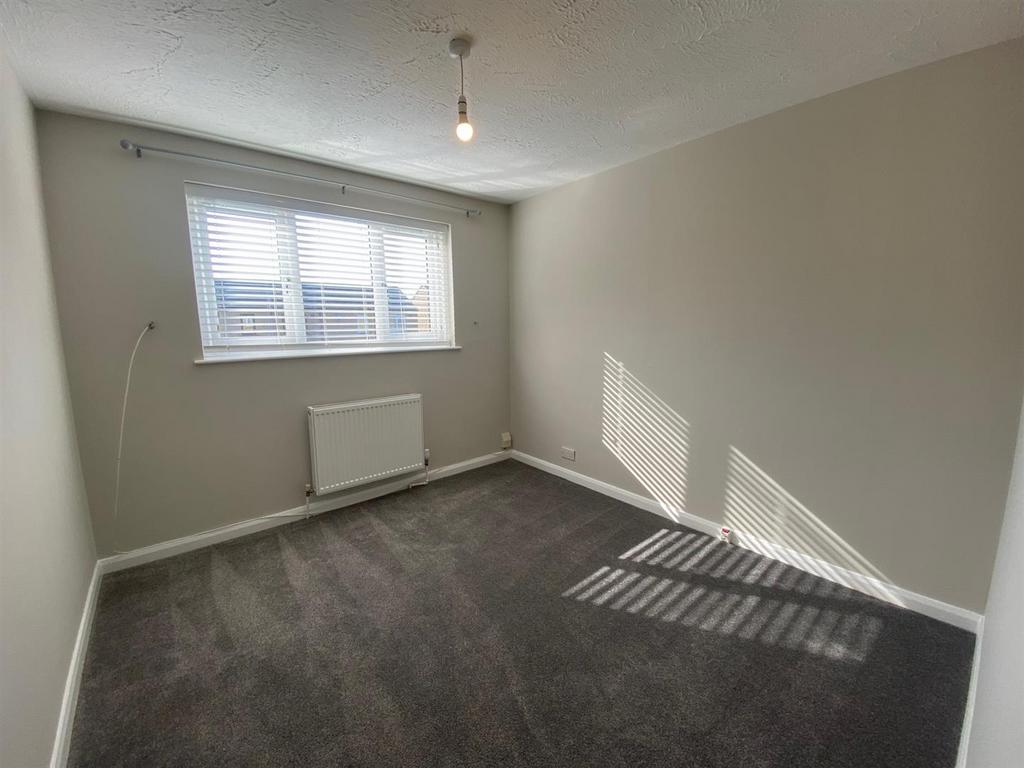 SMALL BEDROOM.jpg