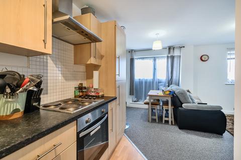 2 bedroom flat for sale, Spring Street, Hull, East Riding of Yorkshi, HU2