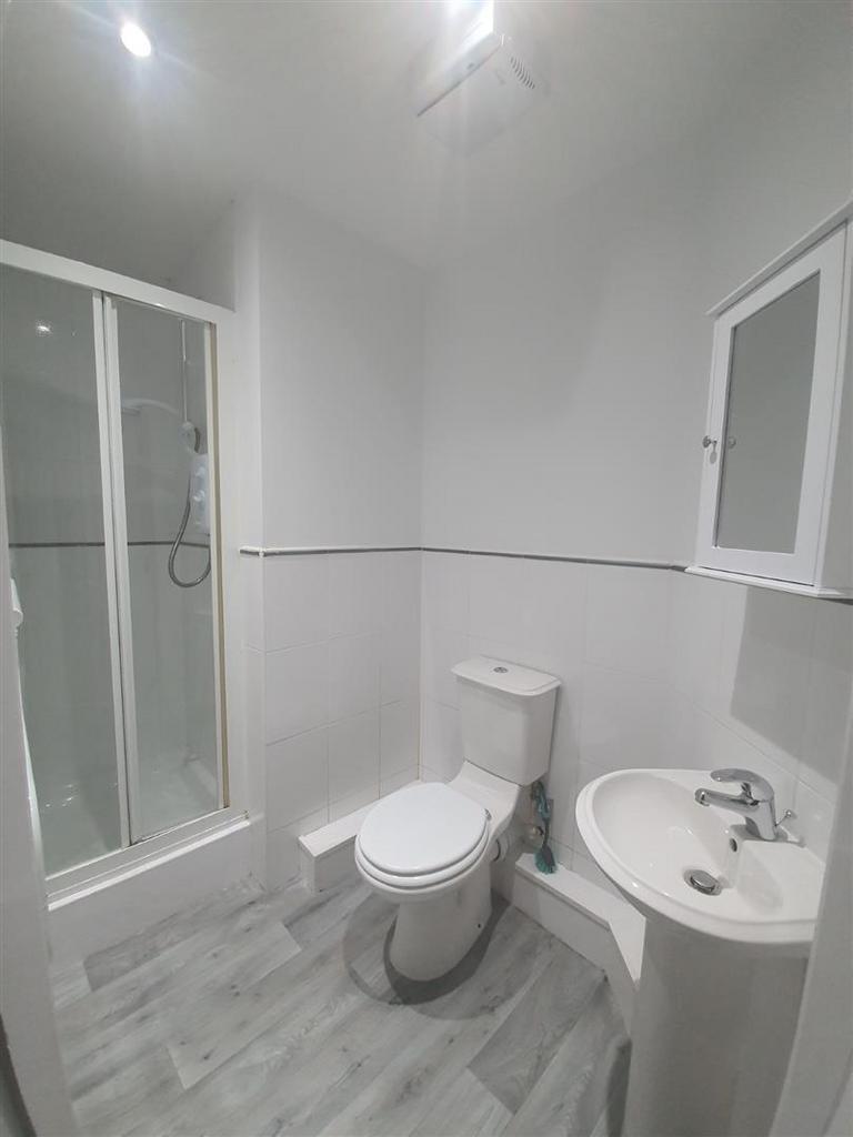 En-Suite Bathroom