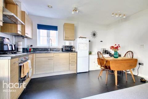 2 bedroom apartment for sale, Silver Streak Way, Rochester