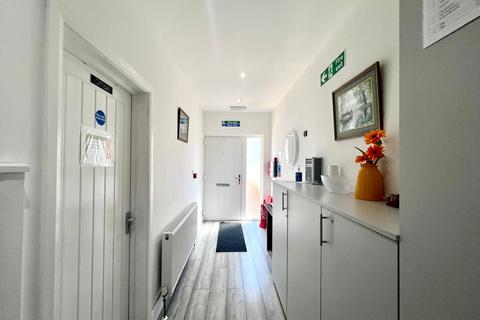 7 bedroom semi-detached house to rent, Woodfield Road, Hounslow TW4