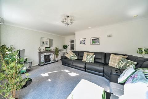 157 Rickman Hill, Coulsdon, CR5 3DU