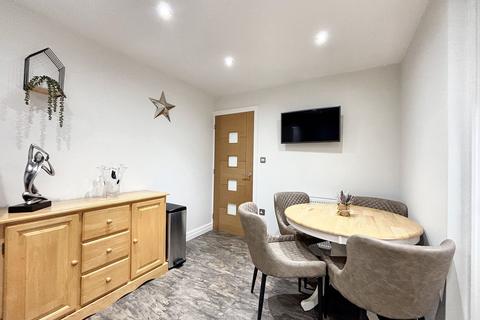 12 Hatford Close, Tyldesley, Manchester, M29 8WX
