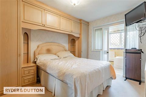 41 The Mere, Ashton-under-lyne, OL6 9NH
