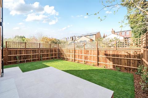 3 bedroom detached house for sale, Waterside Close, Surbiton KT6