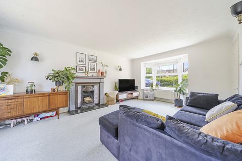 6 Bernadine Close, Warfield, Bracknell, RG42 3DU