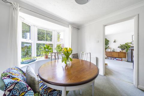 6 Bernadine Close, Warfield, Bracknell, RG42 3DU