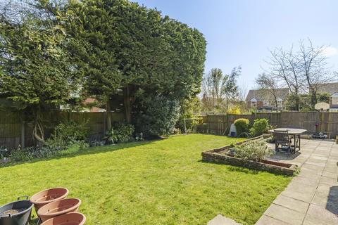 6 Bernadine Close, Warfield, Bracknell, RG42 3DU