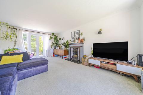 6 Bernadine Close, Warfield, Bracknell, RG42 3DU