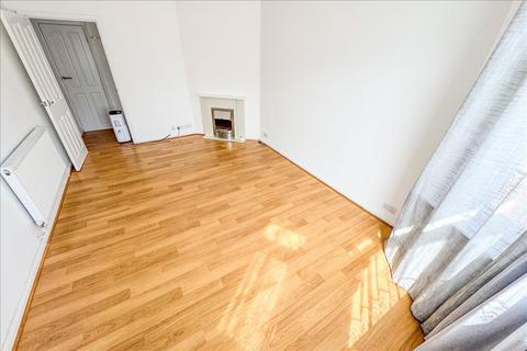 25 Amesbury Road, Feltham, TW13 5HH