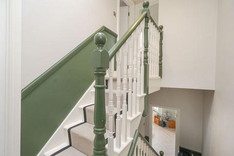 2 Forthbridge Road, London, SW11 5NY