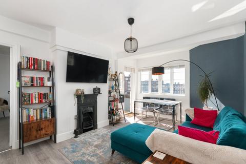 70 Chiswick Village, London, W4 3BZ