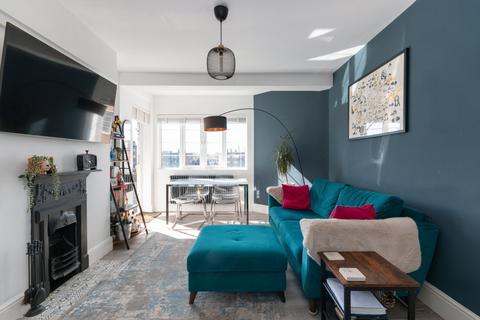 70 Chiswick Village, London, W4 3BZ
