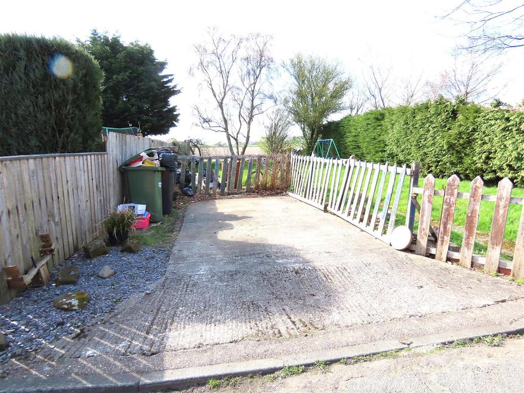 Parking/garden