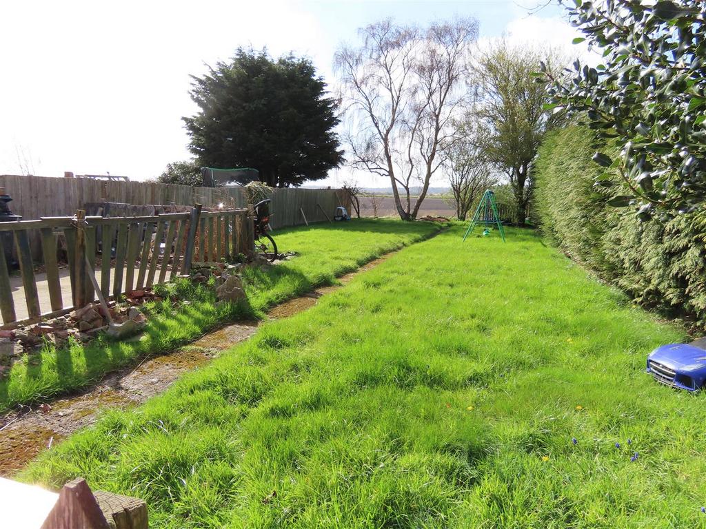 Parking/garden