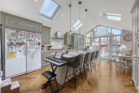 87 Westbury Road, Ilford, IG1 3BW